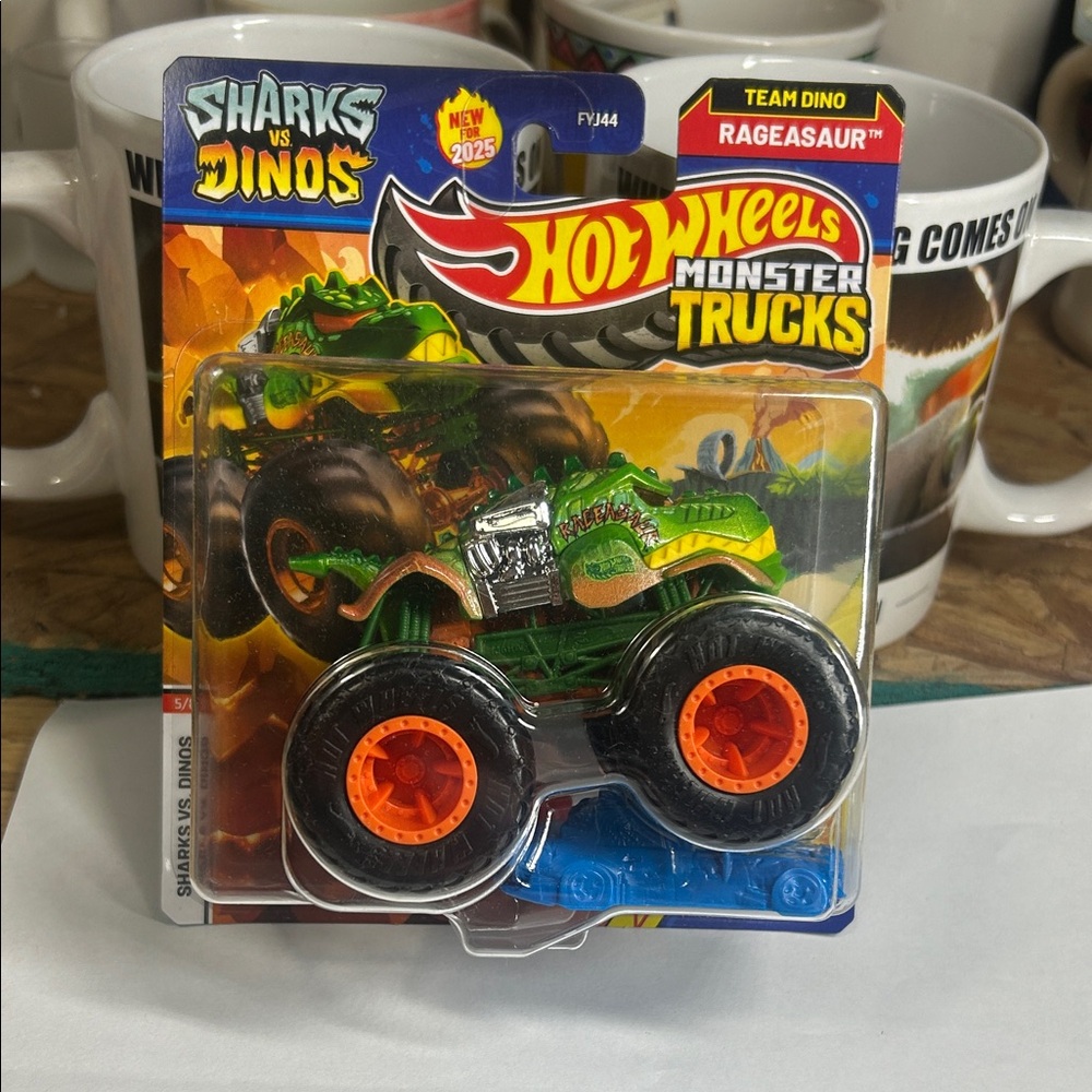 Hot Wheels Monster Trucks Dino Rageasaur - TEAM DINO Green and Orange